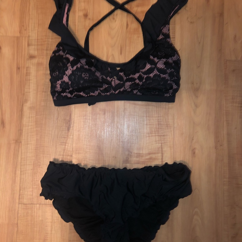 Lace & Ruffles Two Piece Swimsuit - Black - XXL